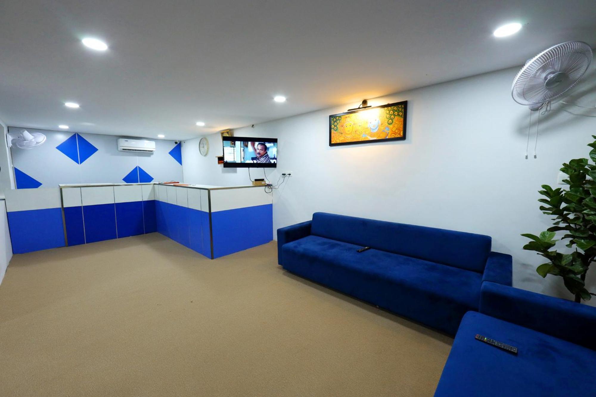 Temple View Residency Hotel Chottanikara Exterior photo