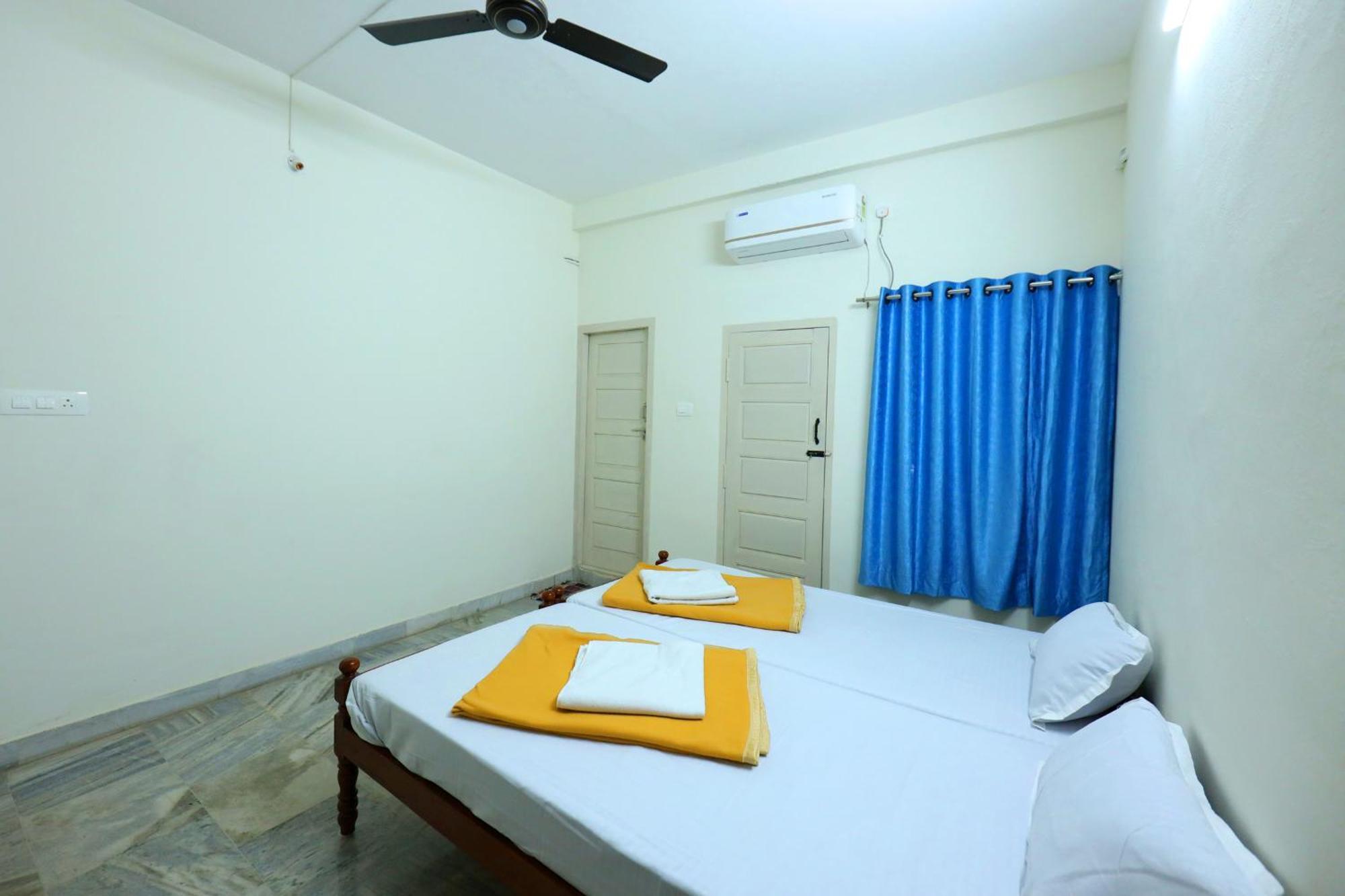 Temple View Residency Hotel Chottanikara Exterior photo