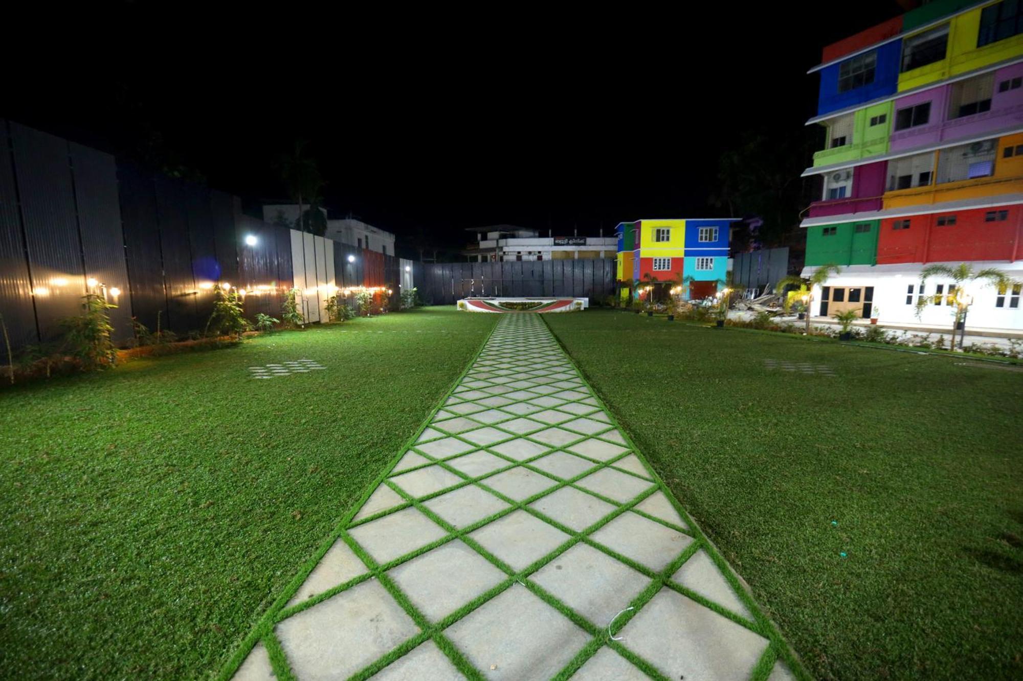 Temple View Residency Hotel Chottanikara Exterior photo